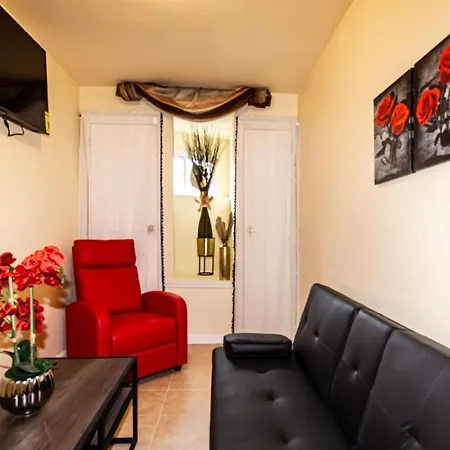 Cozy Shack 1 Bedroom Studio With Sofa And Full Kitchen In Elmhurst Ny